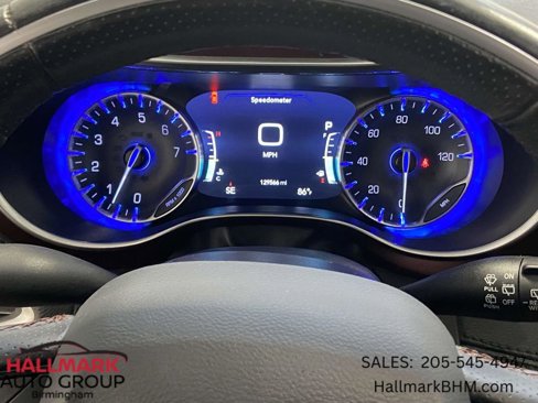 Used 2020 Chrysler Pacifica Limited image 22