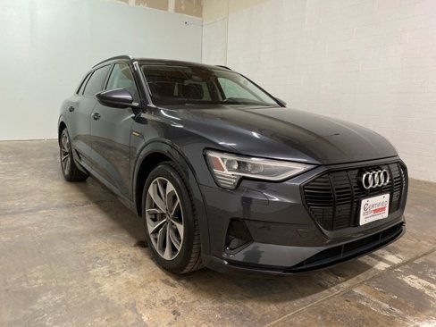 Used 2021 Audi e-tron Premium w/ Black Optic Package image 3