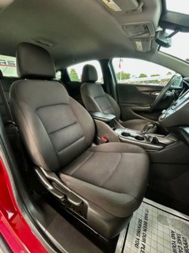 Used 2018 Chevrolet Malibu LT image 9