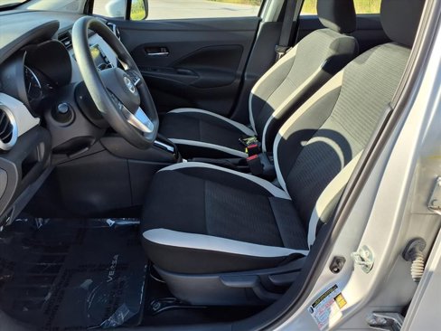Used 2022 Nissan Versa SV image 24