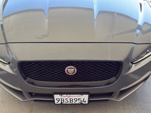 Used 2017 Jaguar XE Prestige image 33