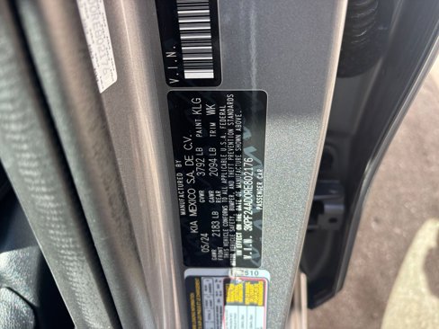 Used 2024 Kia Forte LXS image 29