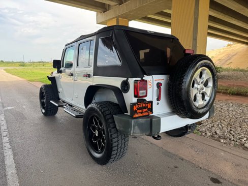 Used 2015 Jeep Wrangler Unlimited Sahara w/ Connectivity Group image 5