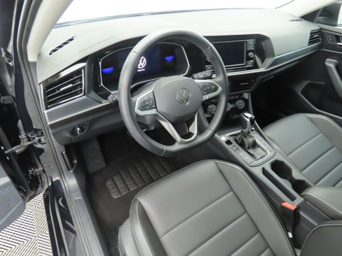 Certified 2024 Volkswagen Jetta SE image 10
