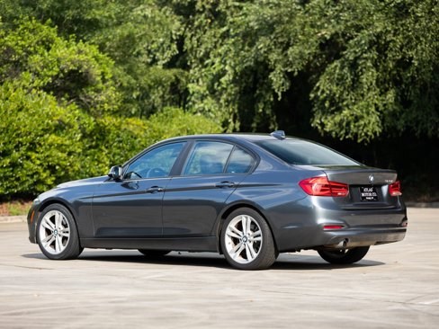 Used 2016 BMW 320i Sedan image 9