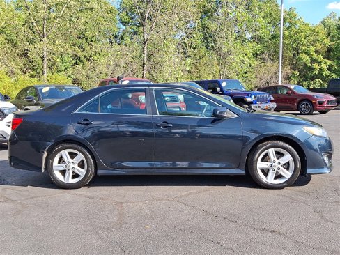 Used 2012 Toyota Camry L image 13