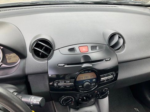 Used 2013 MAZDA MAZDA2 Touring image 59