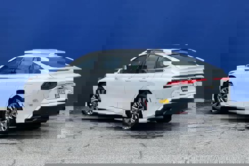 Used 2022 Toyota Mirai XLE image 2