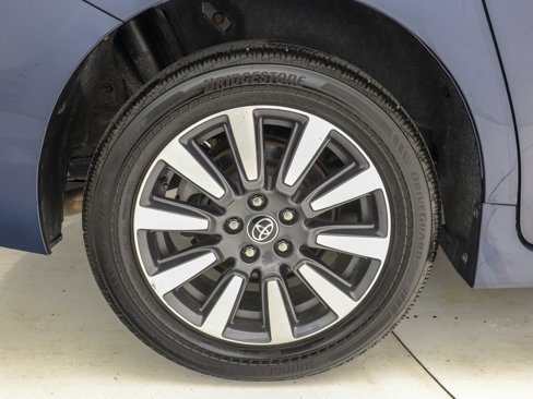 Used 2020 Toyota Sienna LE image 30