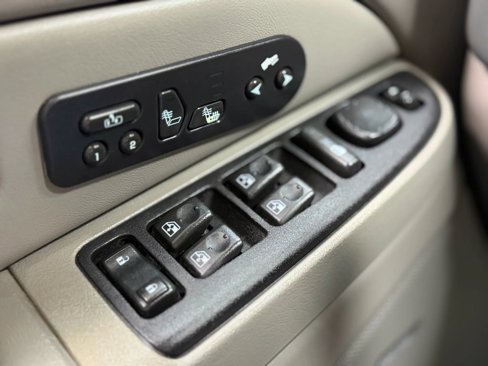 Used 2005 GMC Yukon XL SLT w/ SLT Preferred Equipment Group image 24