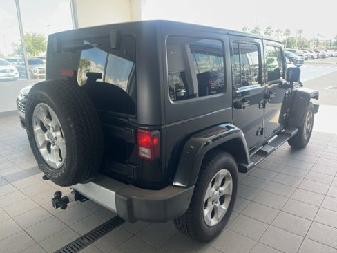 Used 2013 Jeep Wrangler Unlimited Sahara image 3
