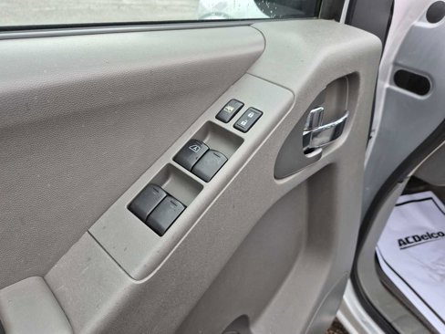 Used 2015 Nissan Frontier SV w/ SV Value Truck Package image 13