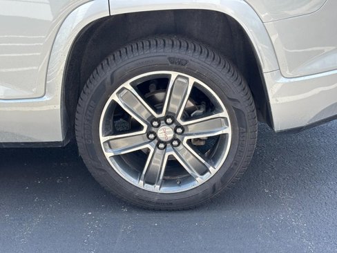 Used 2017 GMC Acadia Denali w/ Technology Package image 10