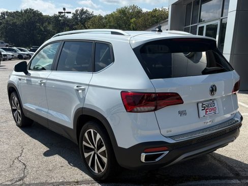 Used 2022 Volkswagen Taos SE image 4
