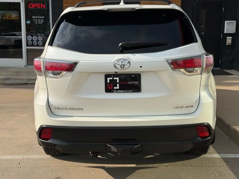 Used 2015 Toyota Highlander XLE image 12
