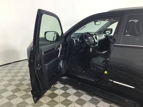 Used 2019 Lexus GX 460 image 10
