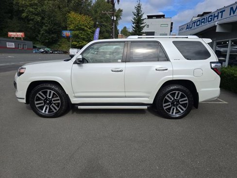 Used 2018 Toyota 4Runner SR5 image 3