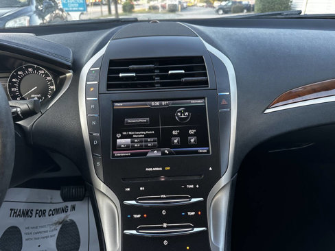 Used 2016 Lincoln MKZ image 30