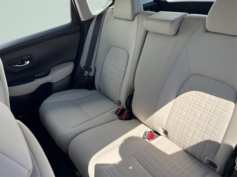 Used 2023 Honda HR-V LX image 6