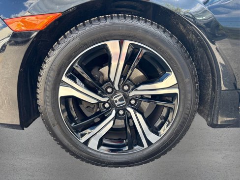 Used 2018 Honda Civic Touring image 12