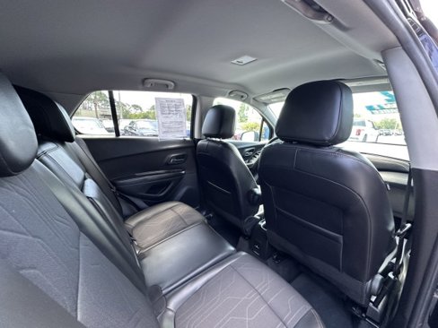 Used 2022 Chevrolet Trax LT w/ Sport Edition image 22