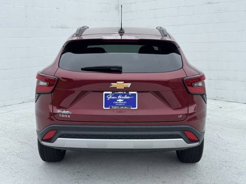 Used 2024 Chevrolet Trax LT image 11