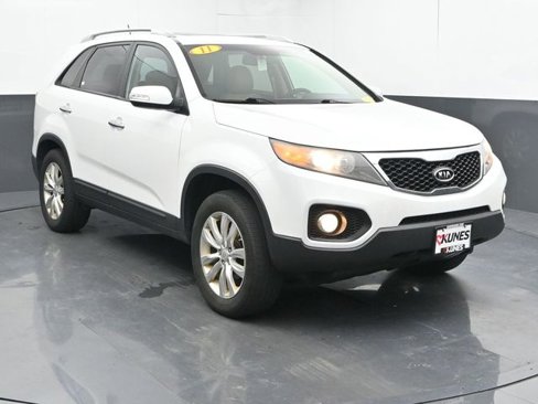 Used 2011 Kia Sorento EX w/ Premium Pkg image 2
