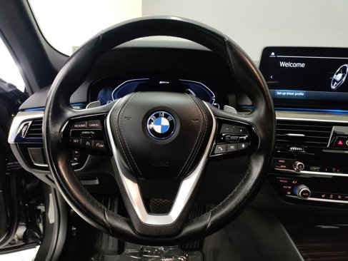 Used 2022 BMW 530e w/ Convenience Package image 16