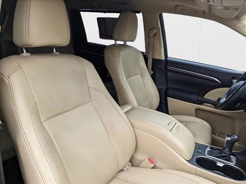 Used 2015 Toyota Highlander Limited Platinum image 19