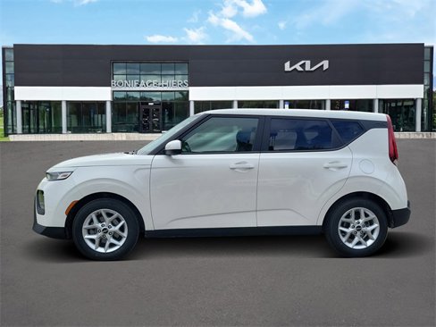 Certified 2022 Kia Soul LX w/ Technology Package image 4