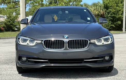 Used 2018 BMW 330e image 2