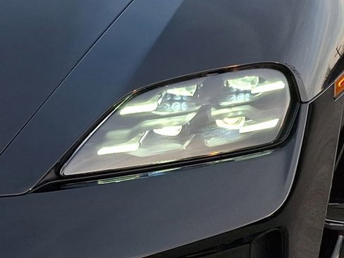 Used 2025 Porsche Taycan image 7