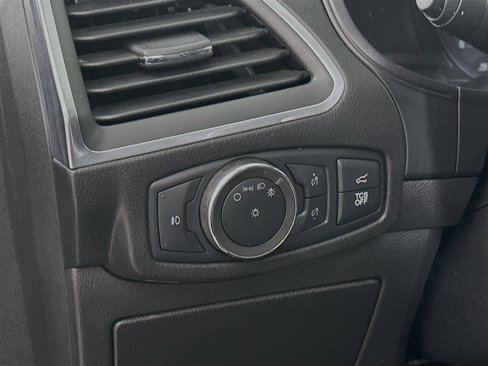 Used 2022 Ford Edge Titanium image 10