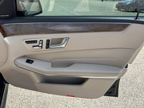 Used 2014 Mercedes-Benz E 350 Sedan image 42