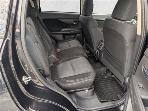 Used 2020 Mitsubishi Outlander ES image 17