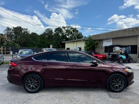 Used 2017 Ford Fusion SE w/ Equipment Group 201A image 4