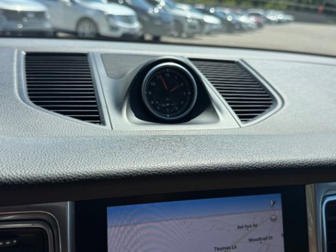 Used 2017 Porsche Macan image 10