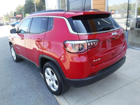 Certified 2019 Jeep Compass Latitude w/ Cold Weather Group image 12