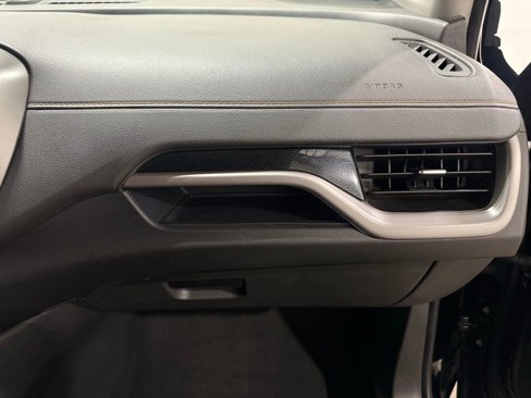 Used 2023 GMC Terrain AT4 image 27