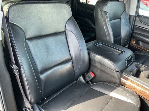 Used 2017 Chevrolet Suburban LT image 29