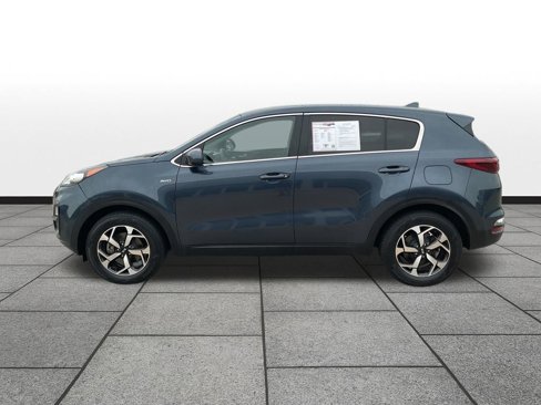 Used 2022 Kia Sportage LX image 2
