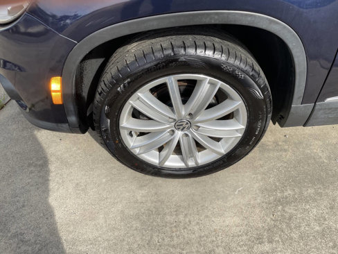 Used 2015 Volkswagen Tiguan SE image 32