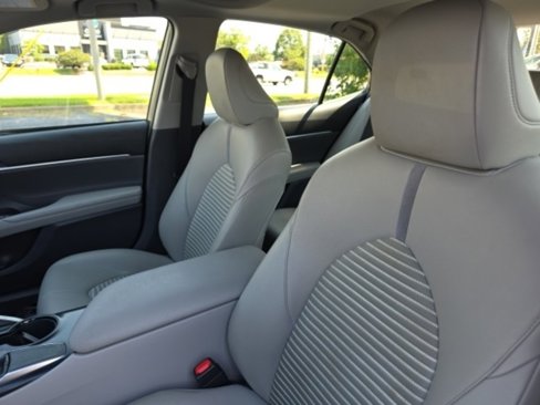 Used 2018 Toyota Camry SE image 9
