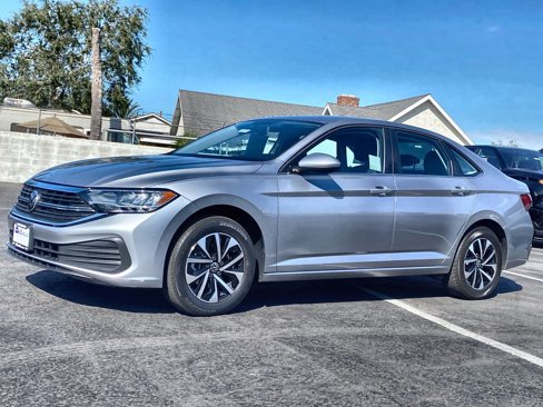 Used 2022 Volkswagen Jetta S image 2