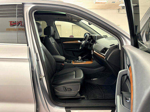 Used 2023 Audi Q5 2.0T Premium w/ Convenience Package image 38