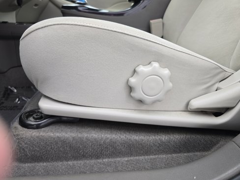 Used 2012 Nissan Leaf SL image 29