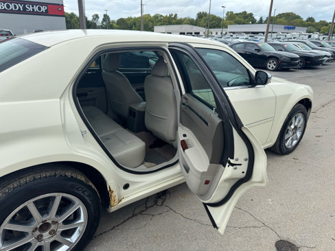 Used 2007 Chrysler 300 Touring L w/ Luxury Group image 11