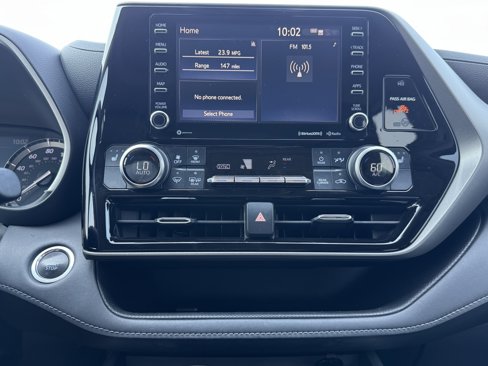 Used 2020 Toyota Highlander XLE image 19