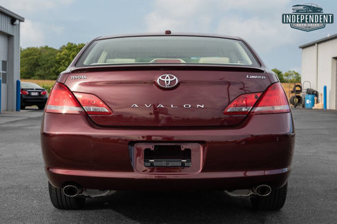 Used 2009 Toyota Avalon Limited image 3