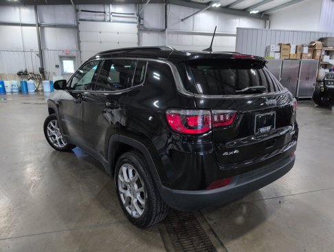 Used 2022 Jeep Compass Latitude image 4